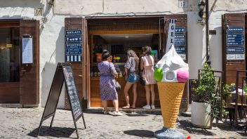 Eating ice cream in Rome: The best places for gelato in Rome and best ice-cream in Rome!