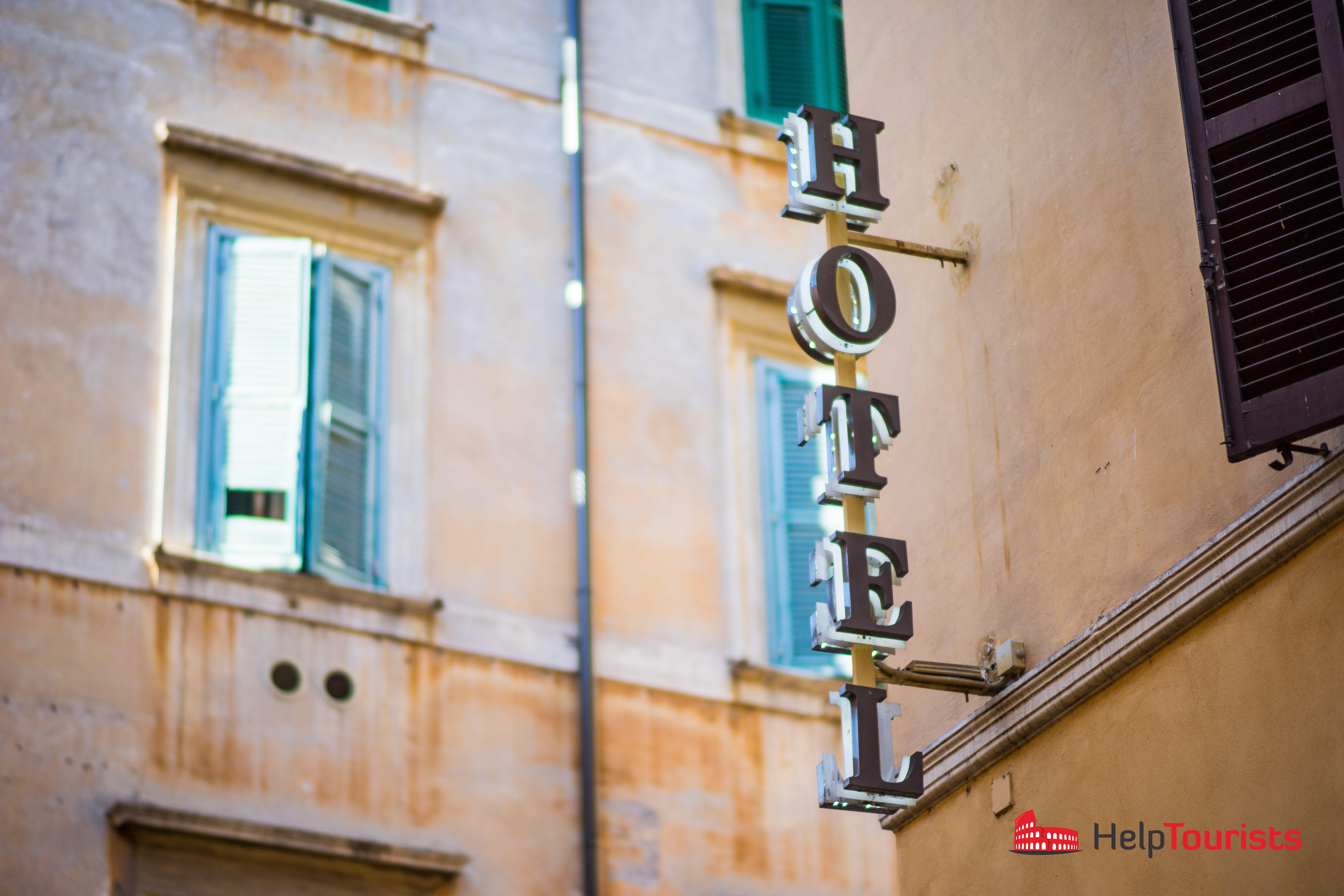 ROME_Hotel_Sign_old town_l