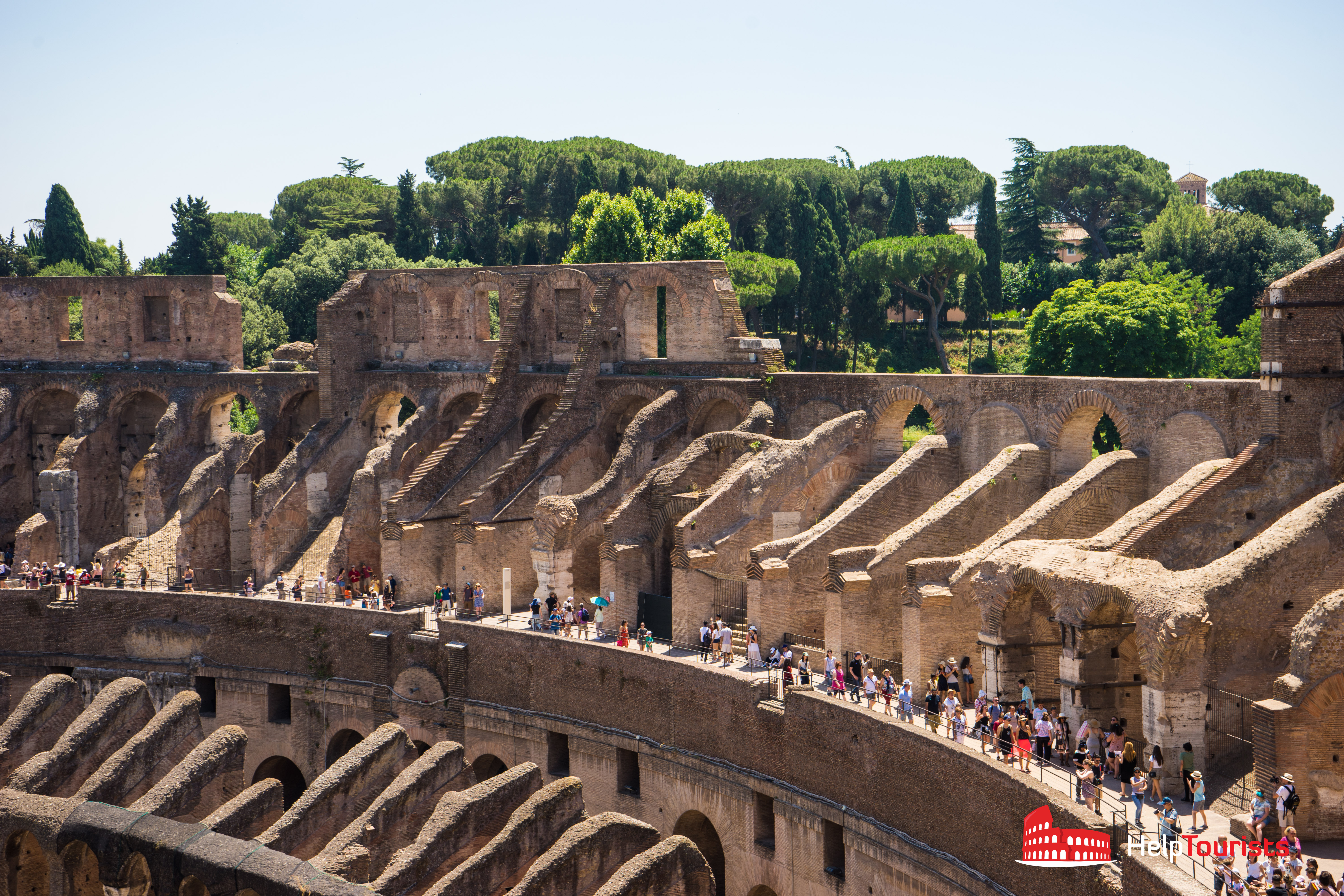 ROME_colosseum_level02_Tourists