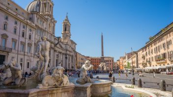 Piazza Navona Rome: Facts and information about the Fountain, the Church and Restaurants